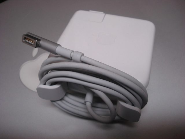 Sạc Macbook A1181