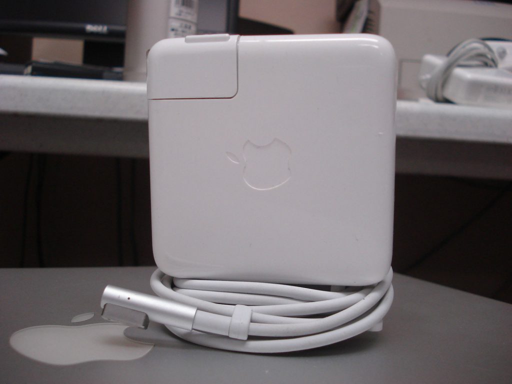 Sạc Macbook Air 2010
