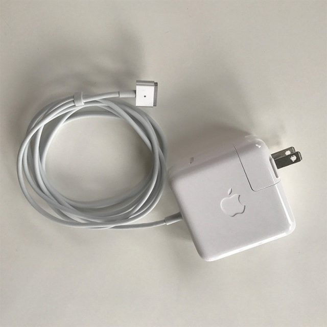 Sạc Macbook pro A1395